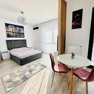  Apartament At The Top Plaza Studio