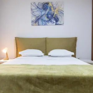 Apartament Old Town Oasis - Secured Parking Nearby - Self Check In - Metro Station At 1min, Bucureşti