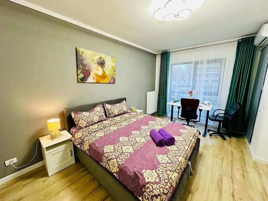 Zen Central Studio Bucureşti 0*,  România